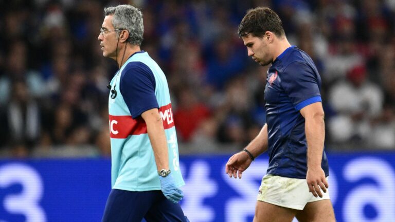 Coupe du monde de rugby : “On a une suspicion de fissure ou de fracture chez Antoine …