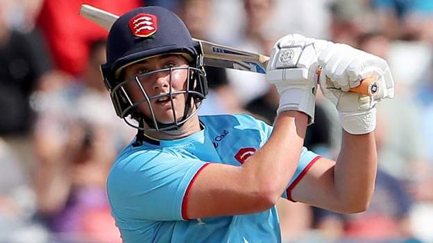 Essex prospect Thain extends contract for 2024