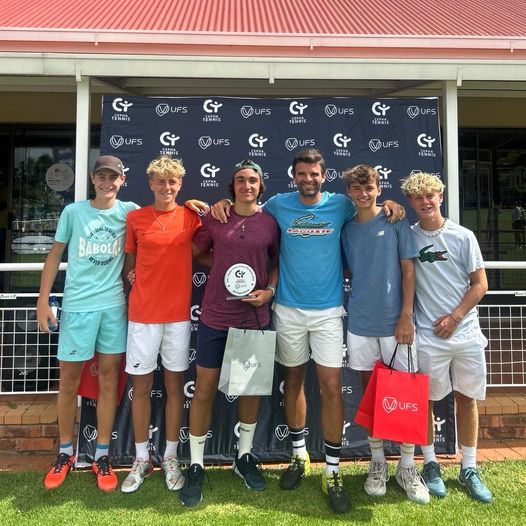 Tennis. Juniors – Titré en Afrique du Sud, Daniel Jade a gagné 301 places – TennisActu
