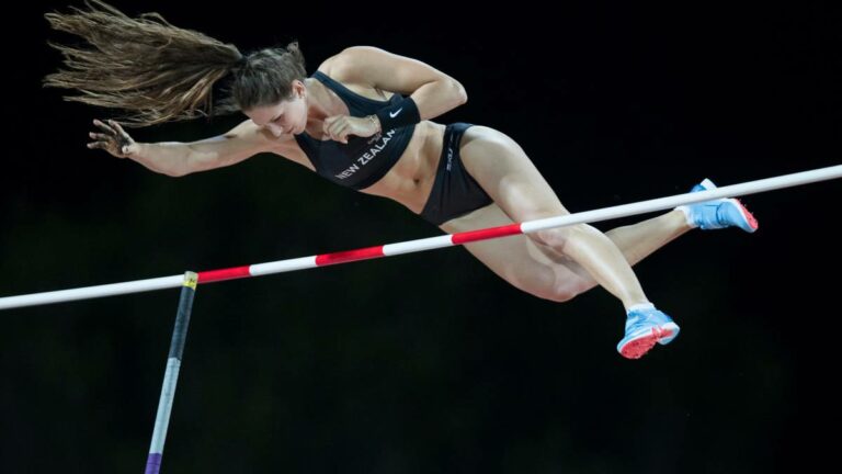 Athletics: Eliza McCartney soars to world-leading pole vault mark in France – NZ Herald