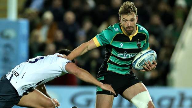 Clinical Saints see off Sarries to extend lead at top