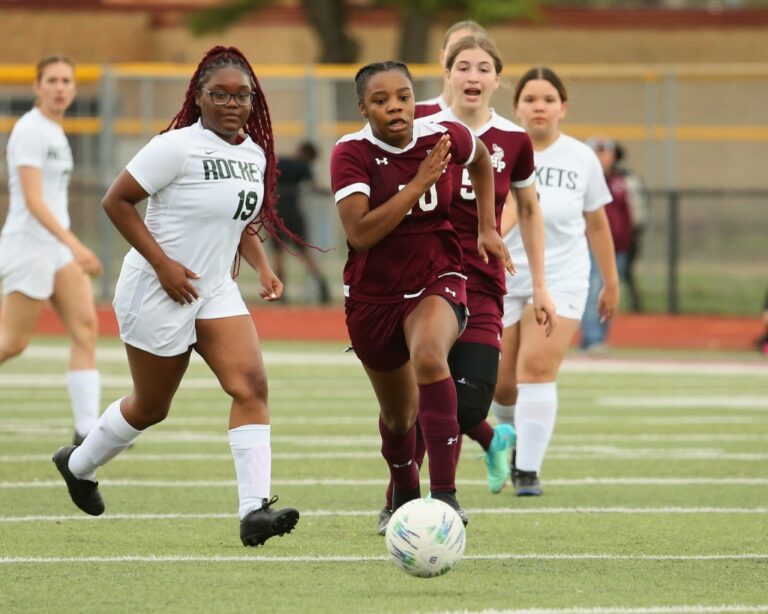 Hazel Park soccer shuts out New Haven to stay unbeaten in MAC Silver – Macomb Daily