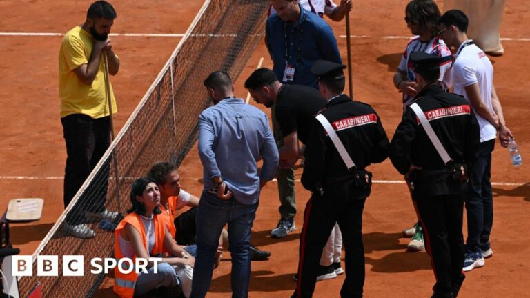 Climate protesters interrupt two Italian Open matches