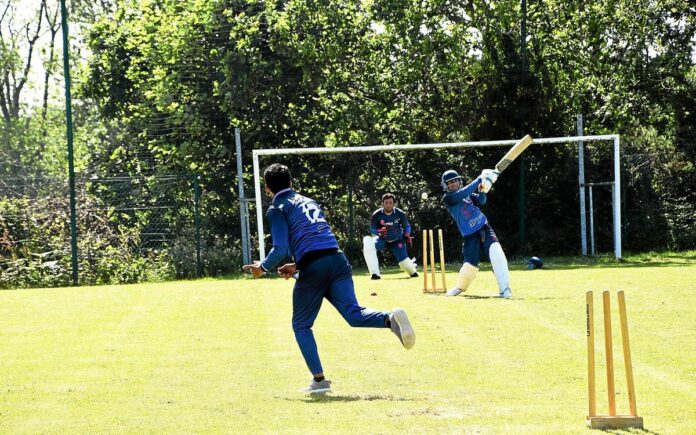 À Brest, le cricket permet à ces réfugiés afghans et pakistanais de rompre l’isolement