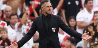 Argentina's River Plate soccer coach steps down