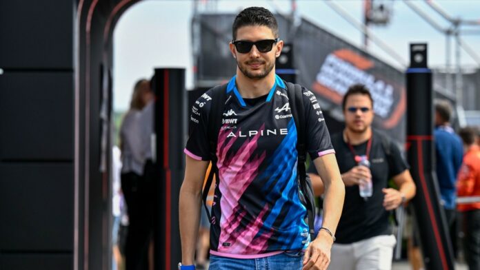 Formula 1: Ocon zamieri z Alpine do Haasu, podpísal dlhodobú zmluvu