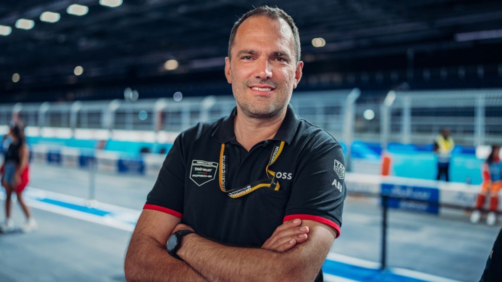 Florian Modlinger, Overall Project Manager Formula E TAG Heuer Porsche Formel-E-Team, London, England, 2024, Porsche AG