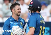 One-Day Cup: Ed Barnard stars as Bears, Pears, Foxes, Durham, Derbyshire win