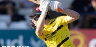 One-Day Cup: Gloucestershire beat Surrey to claim first victory