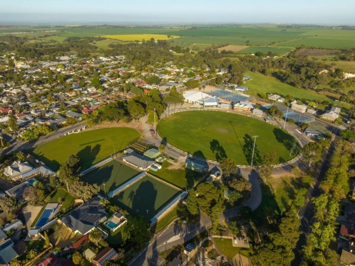 Tanunda Cricket Club & The Barossa Council receive the ‘Highly Commended’ award in CA’s Community Facility Project of the Year