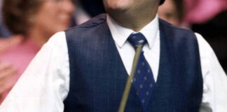 Tributes paid to snooker giant Ray, who swapped coal mines for Crucible