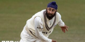 Amar Virdi bowling for Surrey