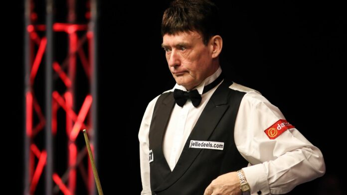 British Open snooker: Jimmy White suffers defeat to Chris Totten as Neil Robertson eases through