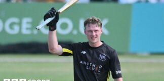 Hammond ton keeps Gloucestershire in One-Day Cup hunt