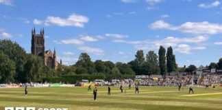 One-Day Cup: Somerset, Glamorgan & Bears qualify for knock-out stages