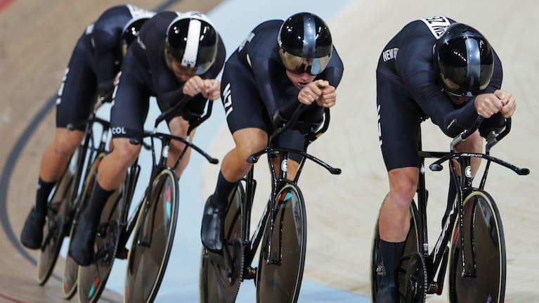 Men's team pursuit race for world championship bronze.