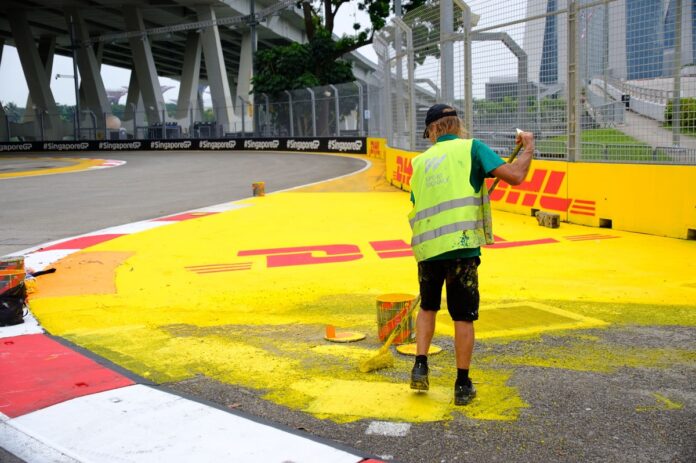 ¿Cómo se pinta un circuito de F1 antes de las carreras?