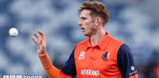 Fred Klaassen preparing to bowl for the Netherlands