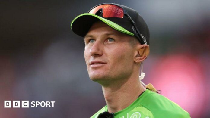 Cameron Bancroft looking up to the sky