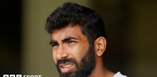 Jasprit Bumrah looks forlorn