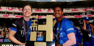 Heather Knight and Deepti Sharma with the women's Hundred trophy