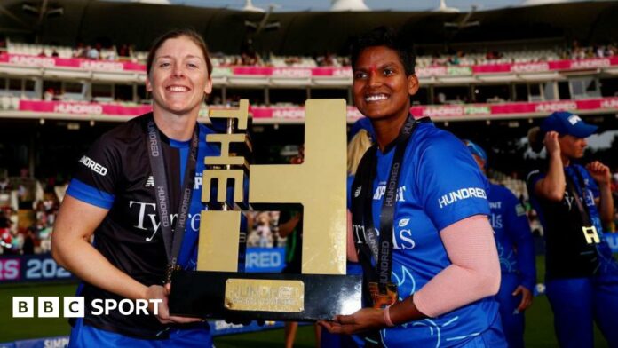 Heather Knight and Deepti Sharma with the women's Hundred trophy