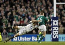 Jonny Wilkinson puts in a sensational try-stopping challenge on Ireland's Keith Earls