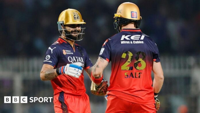 Virat Kohli (left) and Phil Salt batting for RCB